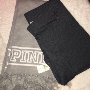 Victoria Secret Pink leggings with a free scarf